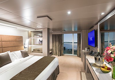 MSC-Seaside,-MSC-Yacht-Club-DeLuxe-Suite.jpg