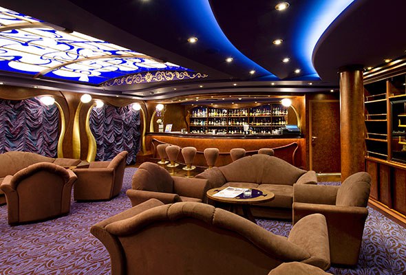 MSC-Divina,-The-Cigar-Lounge.jpg