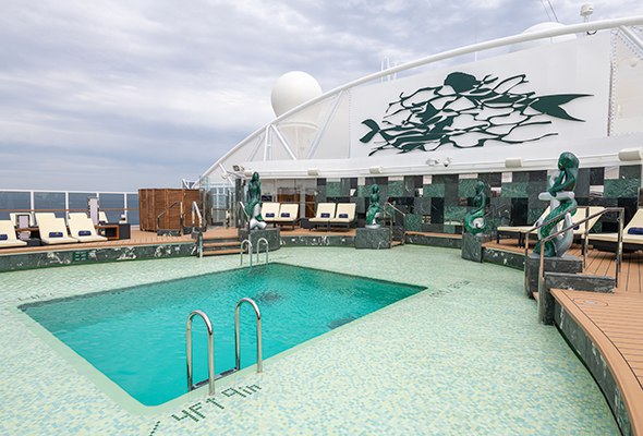 MSC-Yacht-Club-Pool.jpg