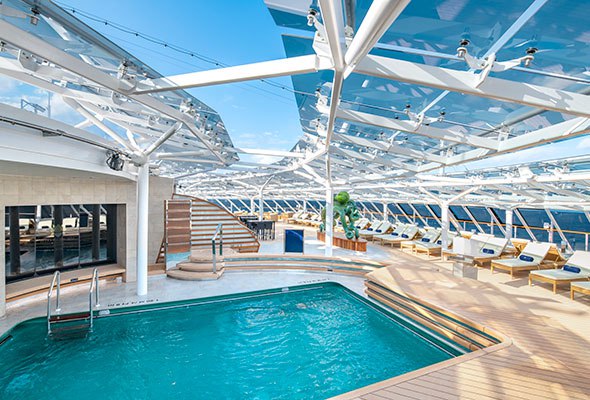 MSC-Yacht-Club-pool.jpg