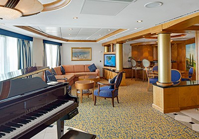 RCI_BR_RoyalSuite-Living1R.jpg