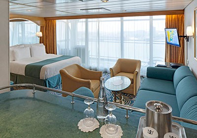 RCI_RH_GrandSuite-Living1R.jpg