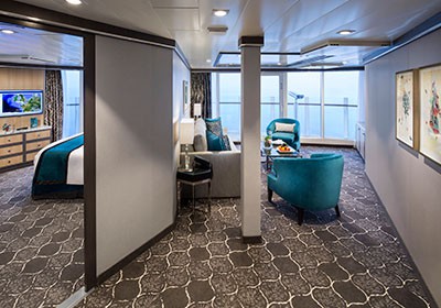 RCI_HM_AquatheaterDeck14-LivingR.jpg