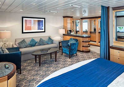 RCI_LB_GrandSuite-LivingR.jpg