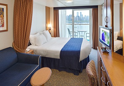 RCI_RD_DeluxeOceanView-LivingR.jpg