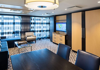 RCI_AN_OwnerSuite-Living1R.jpg