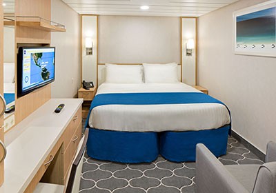 RCI_AD_InteriorDeck2Fwd-LivingR.jpg