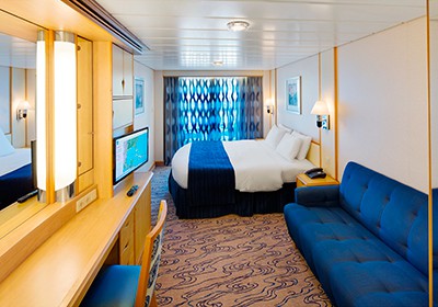 RCI_NV_DeluxeOceanView-LivingR.jpg