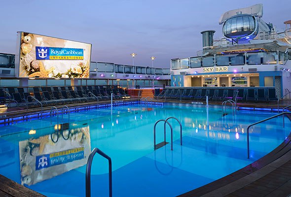 RCI_QN-PoolDeckF — копия.jpg