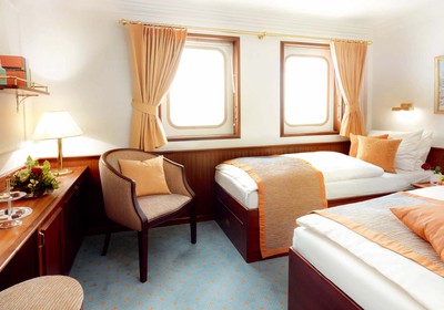 Twin-bed cabins No. 32-37 (Cat. 2)