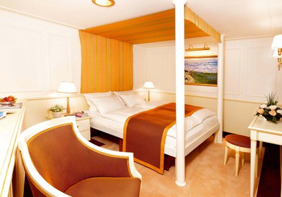 De luxe outside cabin No. 9 (Cat. C)