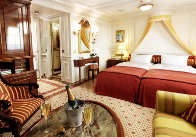 Junior suites No. 303-319 (Cat. B)