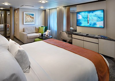 SI20-SkySuiteAft-BedroomR.jpg