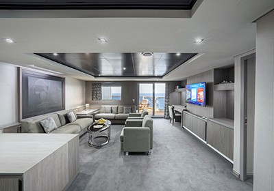 Seashore,-MSC-Yacht-Club-Royal-Suite-with-whirlpool-bath.jpg
