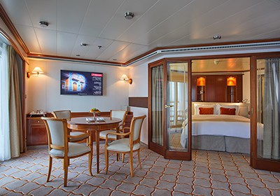 SilverSeaWhisperSilverSuite2085.jpg