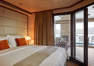 SilverSeaWhisperMedallionSuite@FortLauderdale3263.jpg