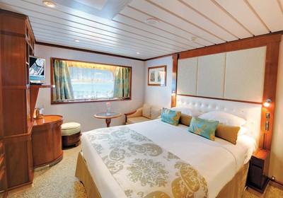 cat-e_win-stateroom