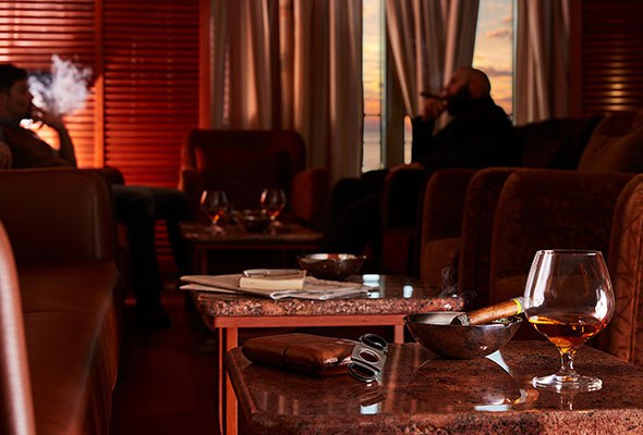 connoisseurs,-connoisseur's,-cigar,-port,-whiskey,-brandy.jpg